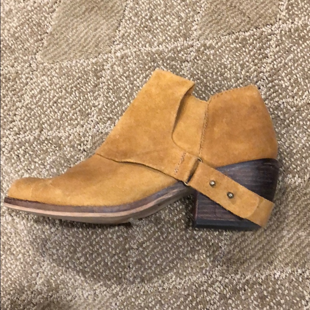LF suede booties